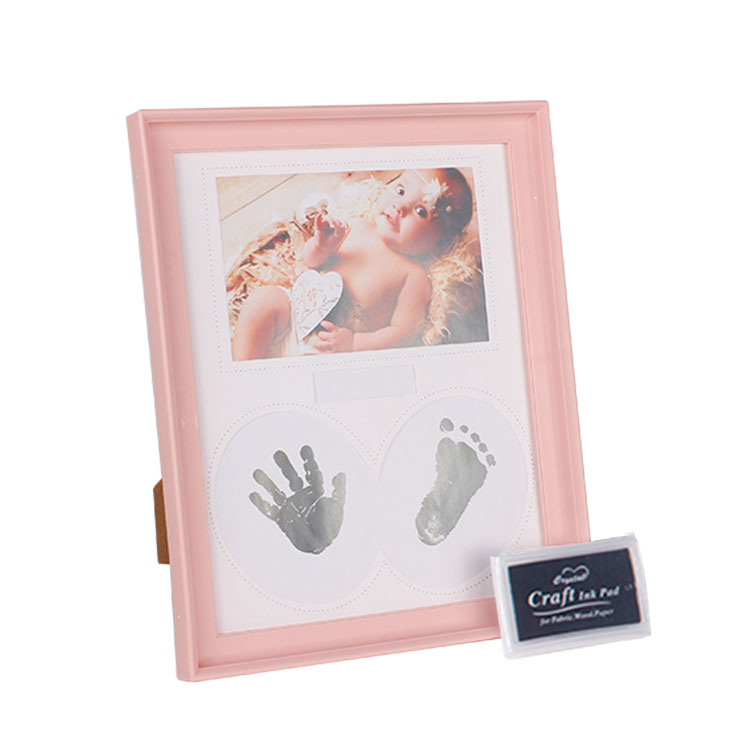Kız Bebek İçin El ve Ayak İzi Fotoğraf Çerçevesi - 22x27cm