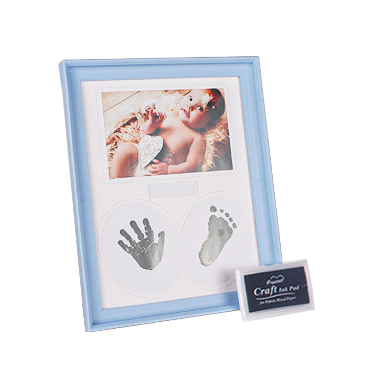 Erkek Bebek El ve Ayak İzi Fotoğraf Çerçevesi - 22x27cm