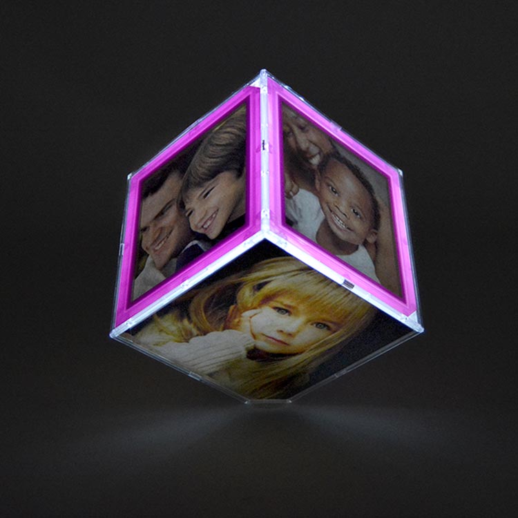 Dönen Fotoğraf Çerçevesi - Işıklı Küp Dönen Pembe Foto Çerçeve - 15x15cm
